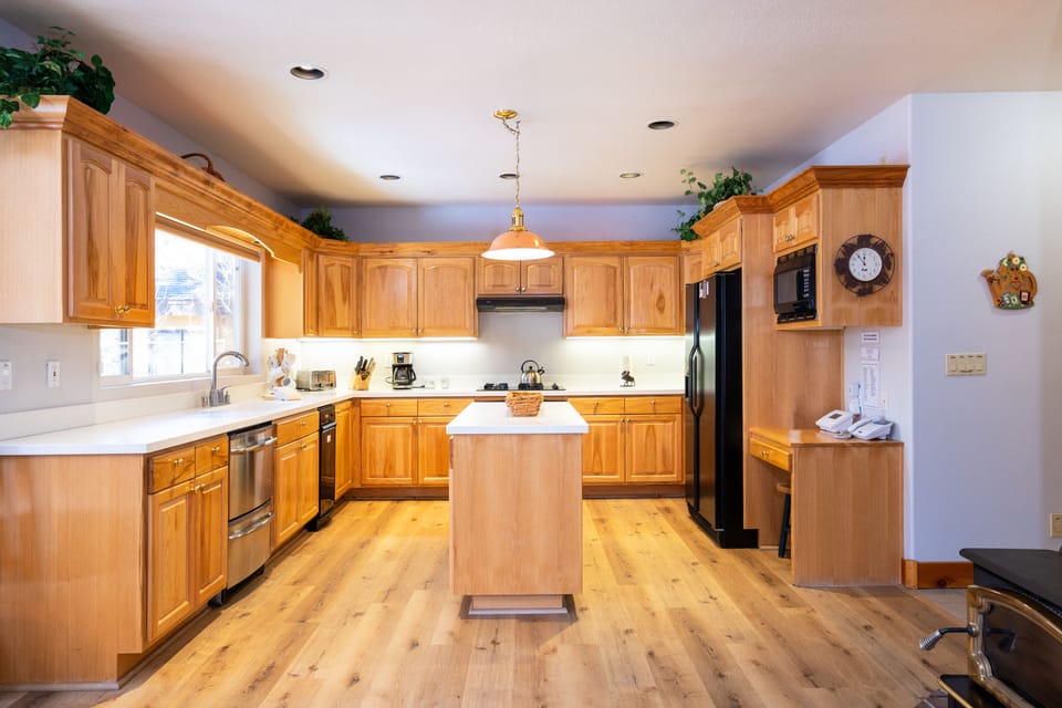 spacious, open and well-equipped to make your favorite meals, stunning views