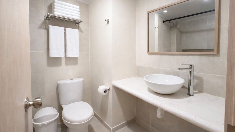 Standard Double Room | Bathroom | Towels, toilet paper