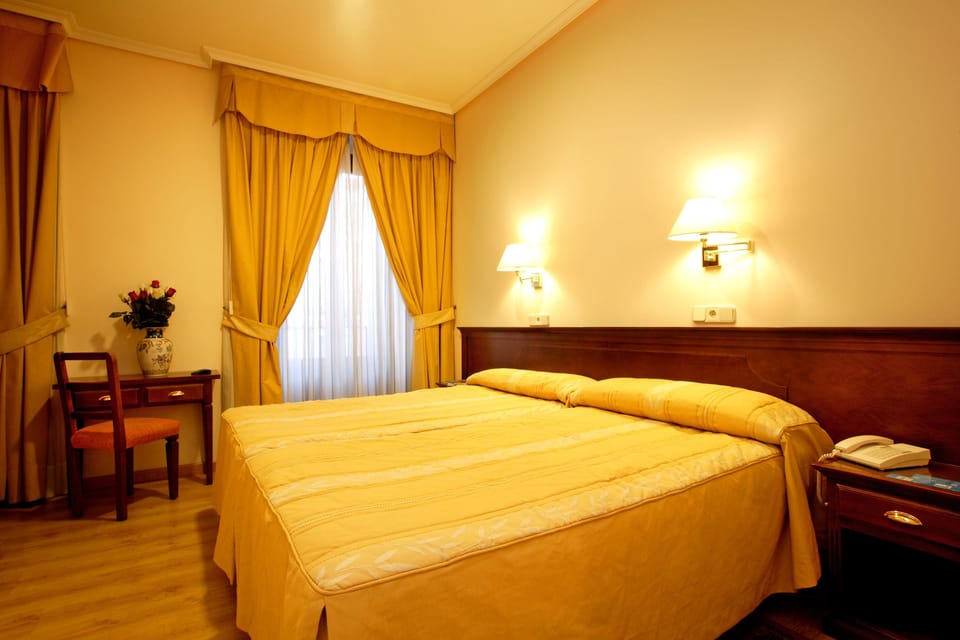 Standard Room | Desk, free WiFi, bed sheets