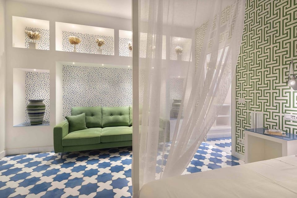 Luxury Four Bedroom Home Apartment in Sorrento