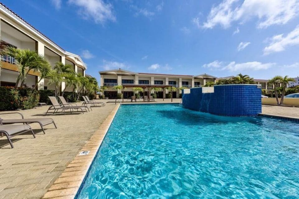 Complex pool