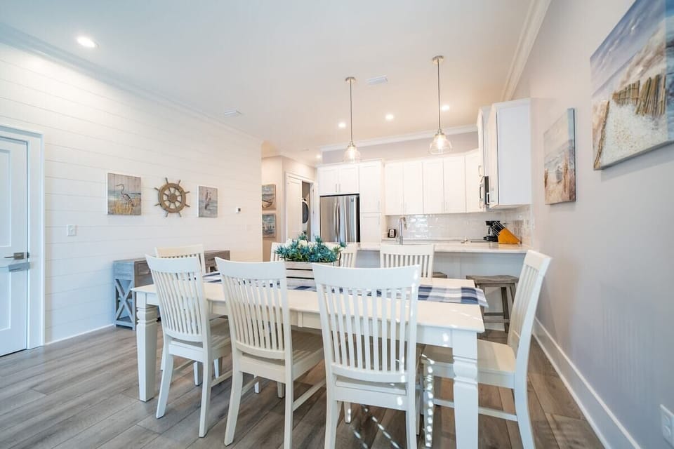 Dining/Kitchen