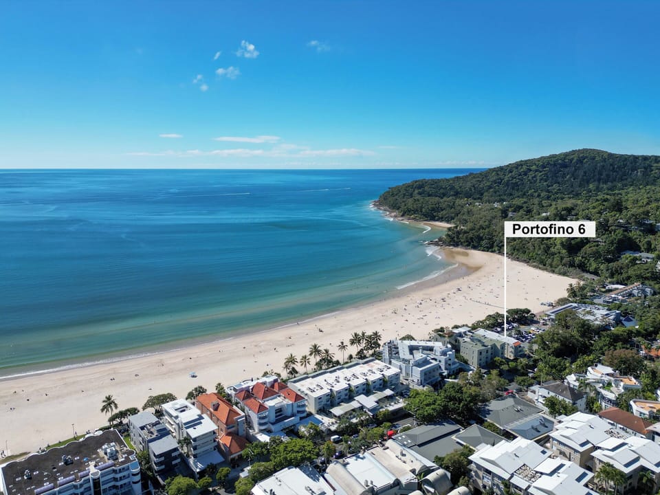 Hastings St, Noosa Main Beach and Noosa National Park location