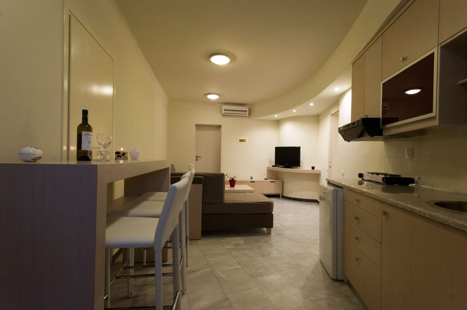 Apartment | Living room | Flat-screen TV