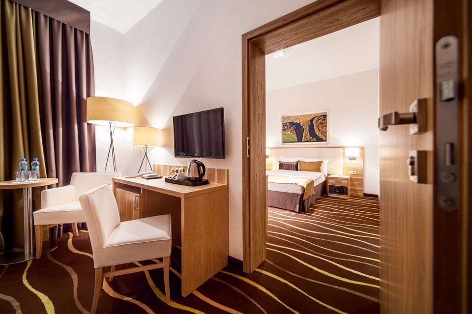 X - Single Room | Living room | Flat-screen TV, table tennis, toys, books