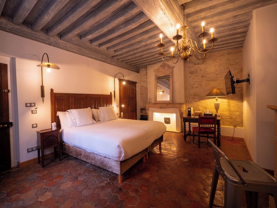 Junior Suite | Minibar, individually decorated, individually furnished, soundproofing