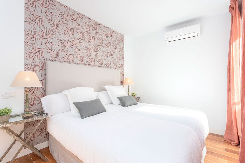 Apartment (3 Bedrooms) | 3 bedrooms, free WiFi, bed sheets