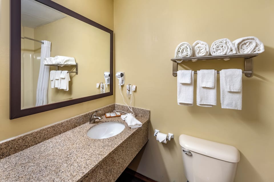 Standard Room, 2 Queen Beds, Non Smoking | Bathroom | Hair dryer, towels
