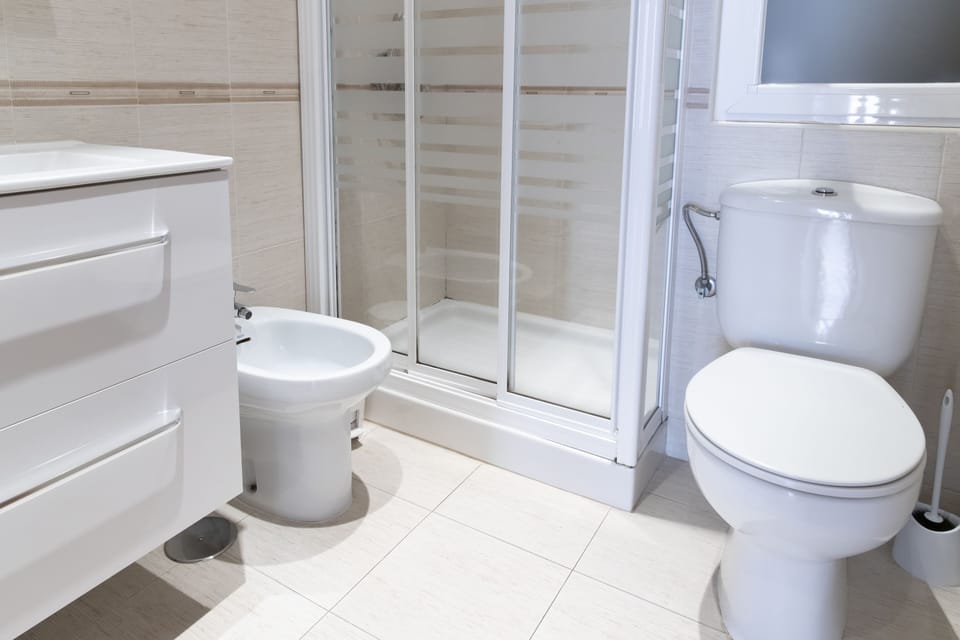 Superior Room, 1 Double Bed, Kitchen, City View | Bathroom | Free toiletries, hair dryer, bidet, towels