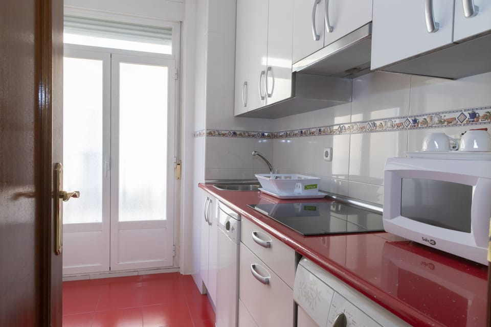 Superior Room, 1 Double Bed, Kitchen, City View | Private kitchen