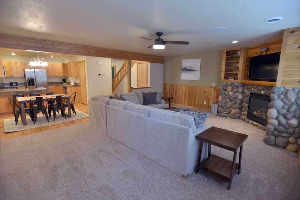 Open floor plan.
