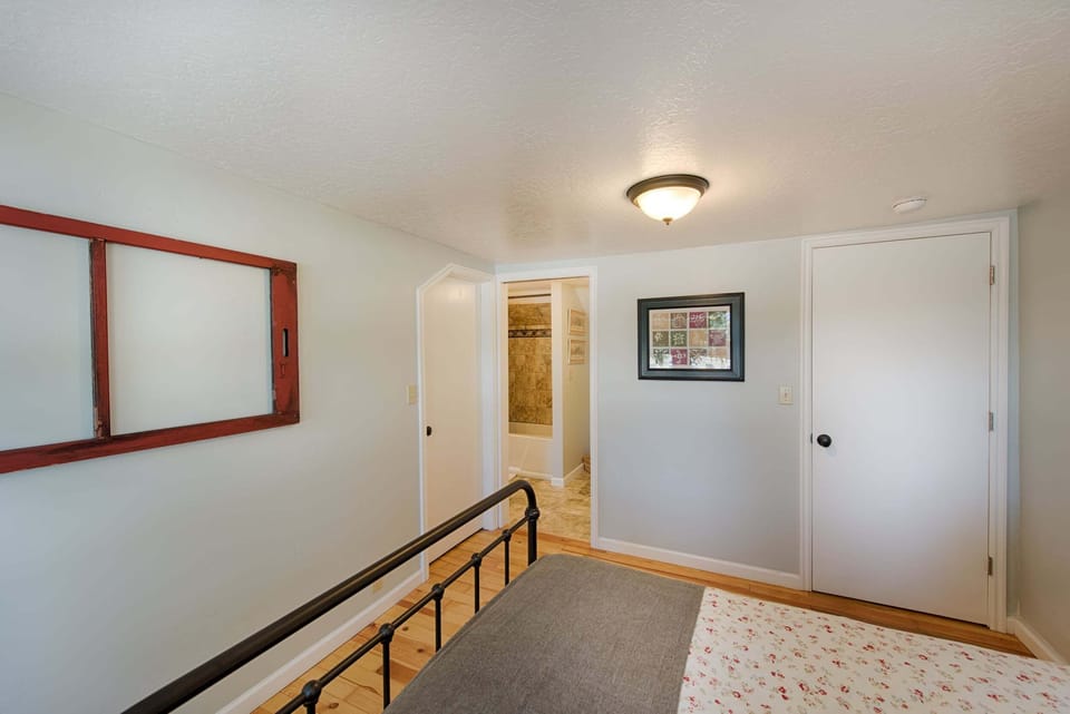 Upstairs, Guest bedroom 4 has a double bed.