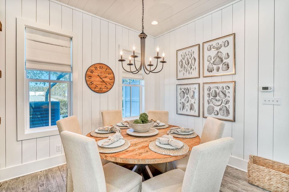Dining Area - Seating for 6!
