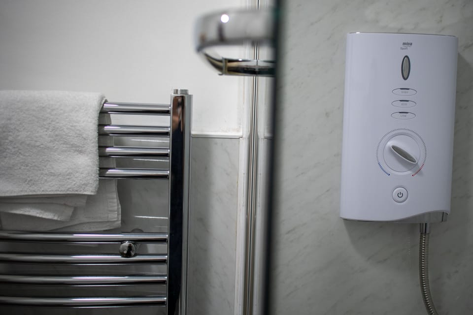 City Apartment, Private Bathroom, Harbor View | Bathroom