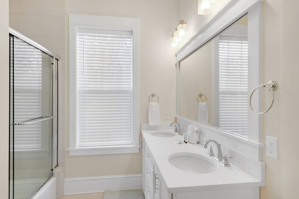2nd Fl Master Bathroom