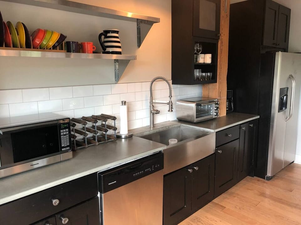 Kitchen with top-grade stainless appliances