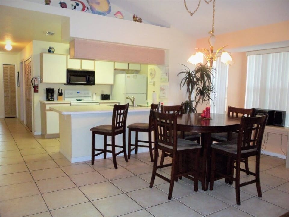 Kitchen / dining room