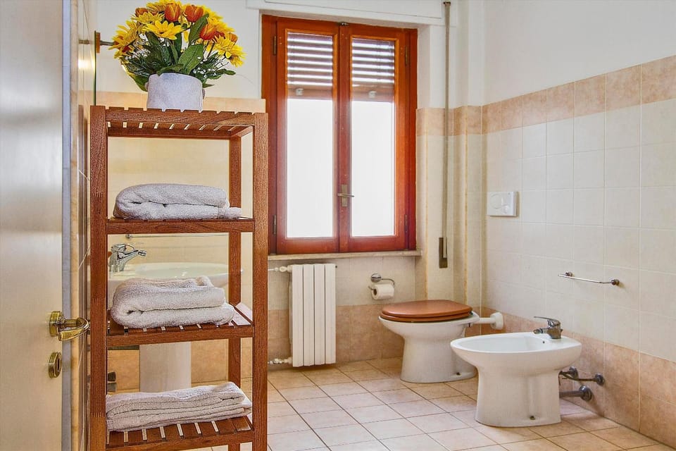 Free toiletries, hair dryer, bidet, towels