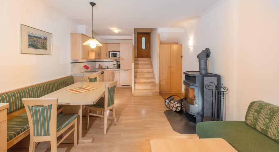 Superior Apartment, Mountain View | Private kitchen