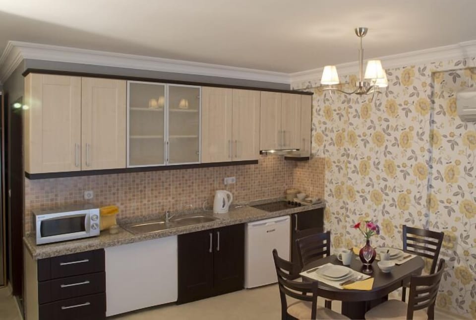 Deluxe Apartment, City View | Down comforters, blackout drapes, free WiFi