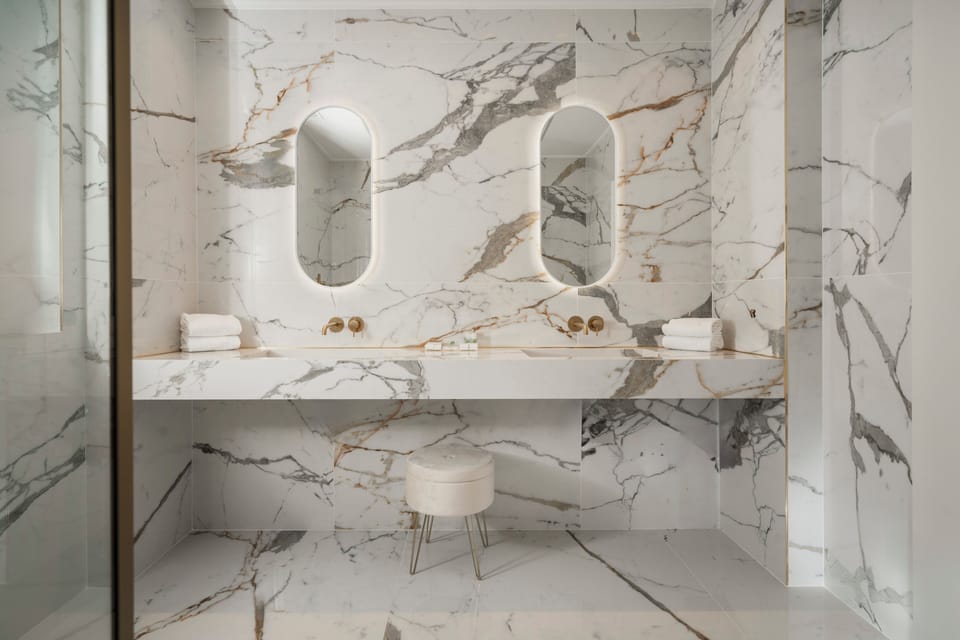 Luxury Suite, 1 Double Bed | Premium bedding, down comforters, minibar, in-room safe