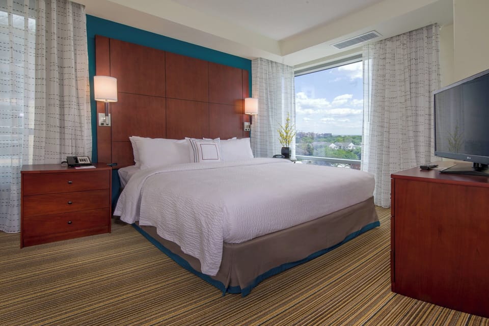 In-room safe, desk, laptop workspace, blackout drapes