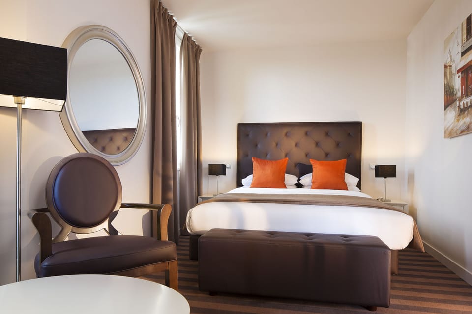 In-room safe, desk, soundproofing, iron/ironing board