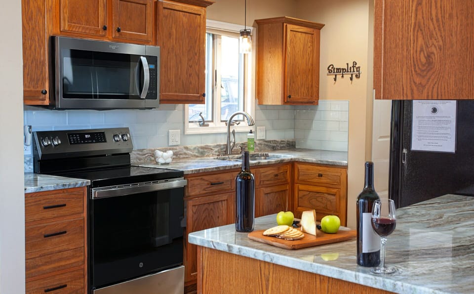Modern, cook-ready kitchen for easy family meals—cook, gather, enjoy.