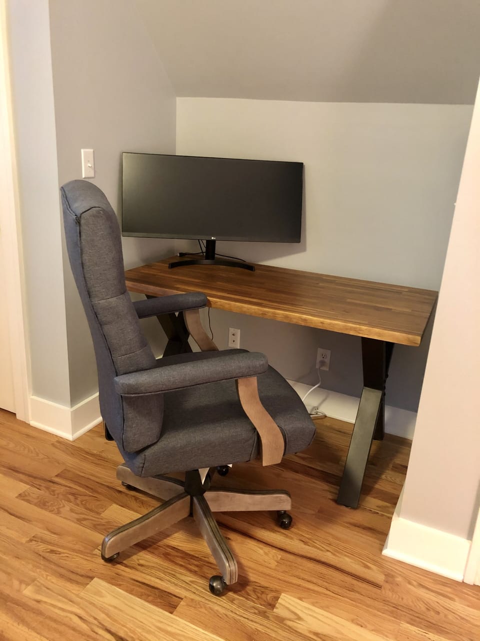 desk area with 34" monitor (in guest bedroom #1)