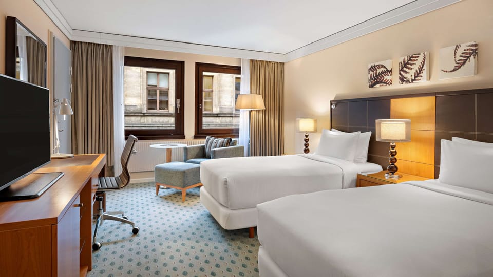 Executive Room, 2 Twin Beds, Club Lounge Access | Hypo-allergenic bedding, in-room safe, desk, blackout drapes