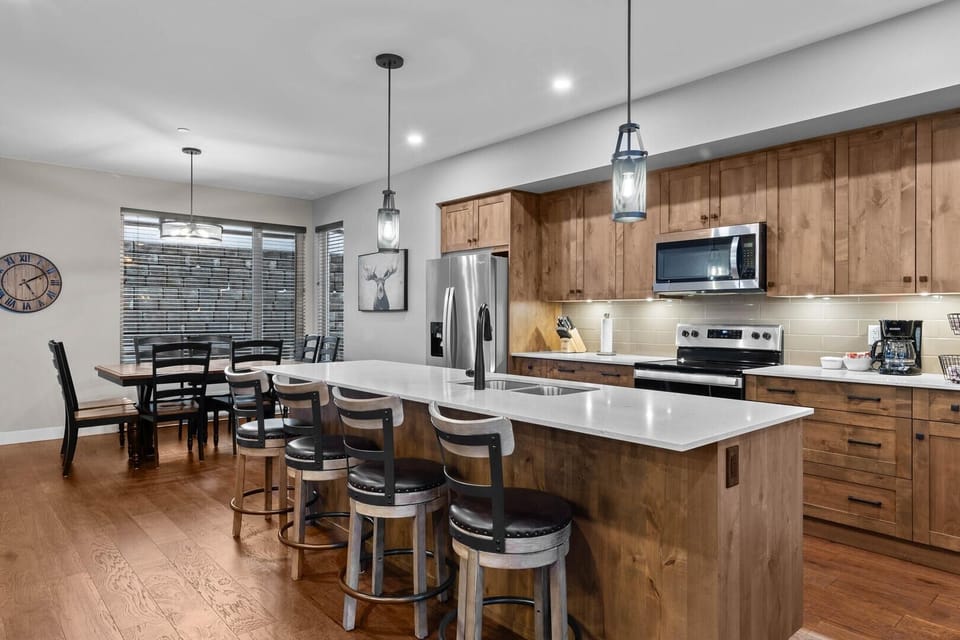 Townhome, 3 Bedrooms | Private kitchen | Coffee/tea maker, fridge, oven, toaster