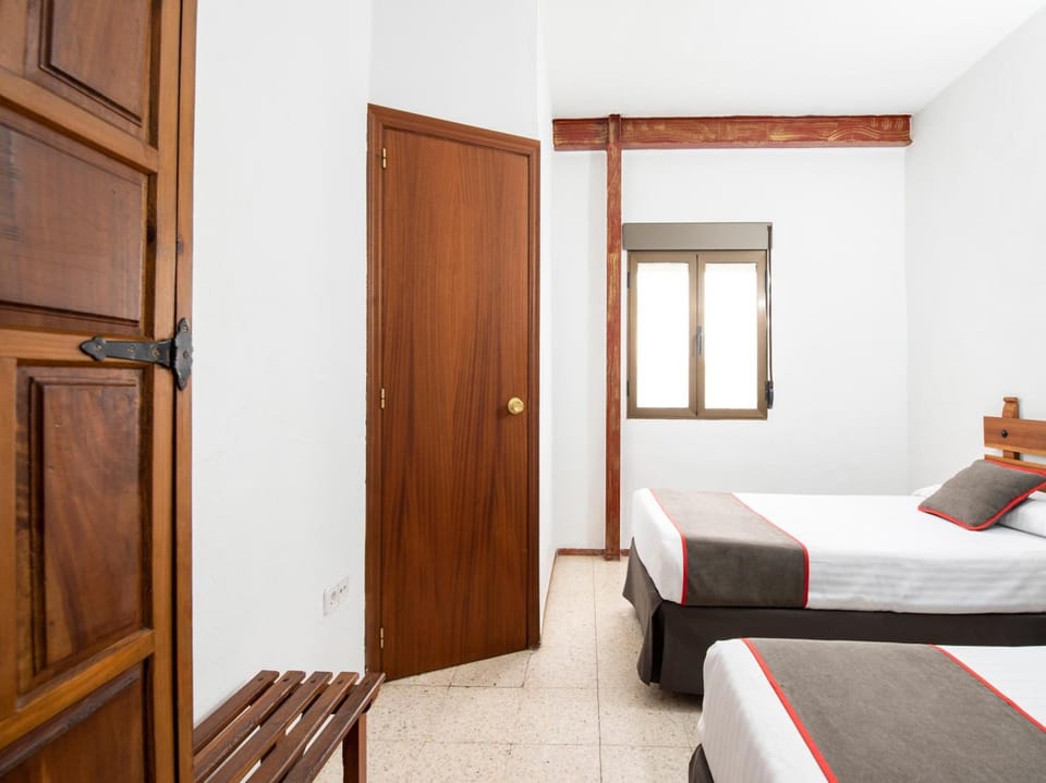Twin Room | Free WiFi, bed sheets