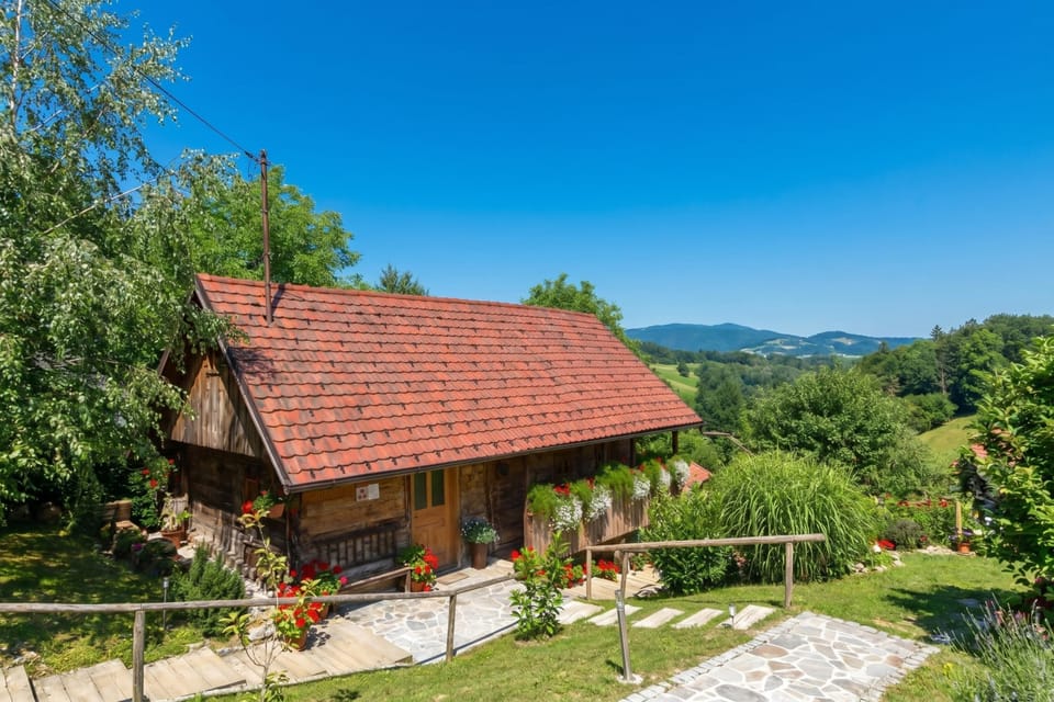 Family Chalet, 3 Bedrooms, Fireplace, Mountainside (Homestead Bahor With Whirlpool) | Exterior