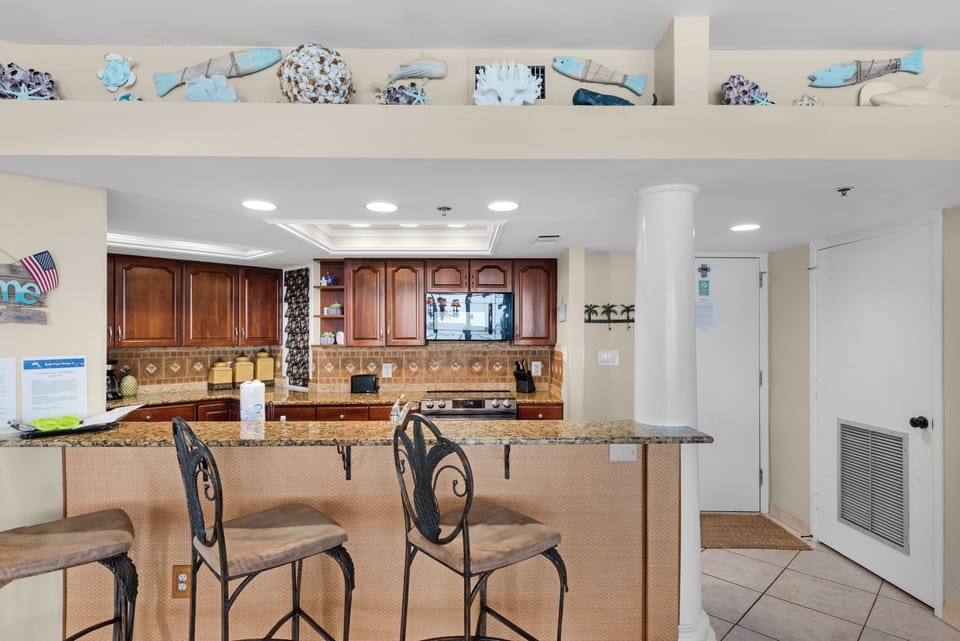 Eat-in bar seating