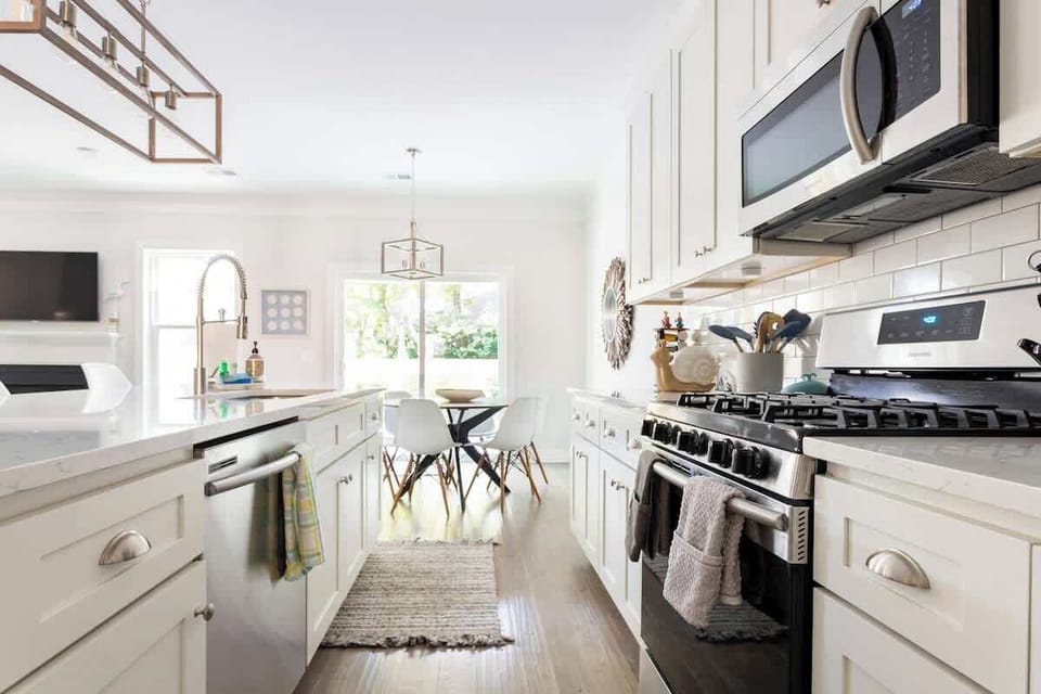 Fully equipped chef's kitchen