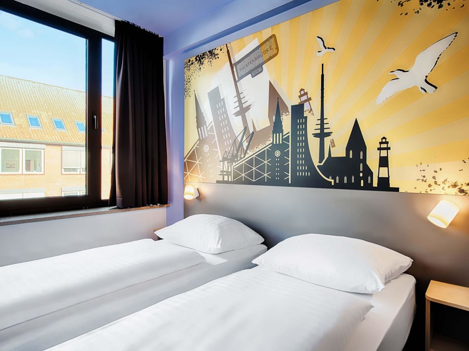 Twin Room | Hypo-allergenic bedding available, WiFi (free), bed sheets