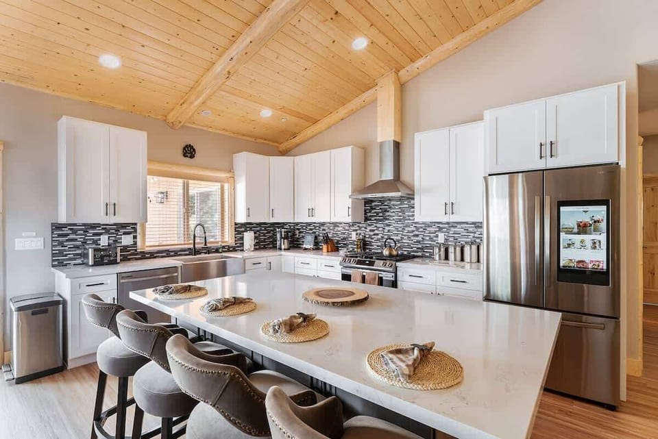 Get ready to cook up a storm in our fully-equipped cabin kitchen, boasting high-quality utensils, appliances, and cookware, all set.