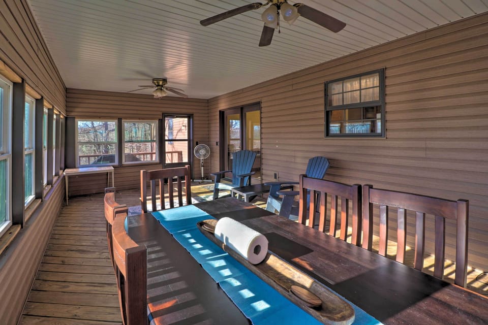 Screened-In Patio