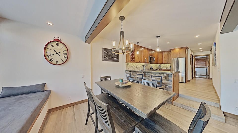 Flooring, Hardwood, Indoors, Floor, Clock Tower