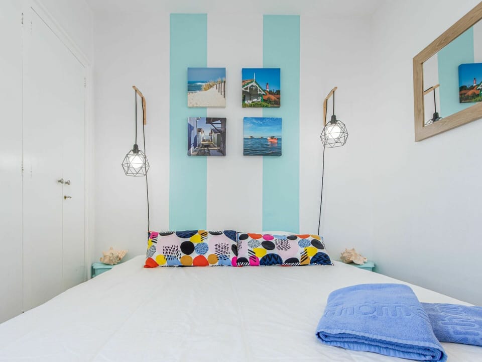 Bedroom, Room, Furniture, Blue, Bed, Property, Interior Design, Bed Sheet, Yellow, Turquoise