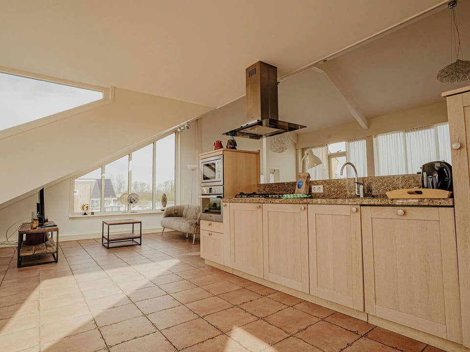 Flooring, Floor, Wood, Interior Design, Ceiling, Furniture, Wood Flooring, Lighting, Apartment, Kitchen