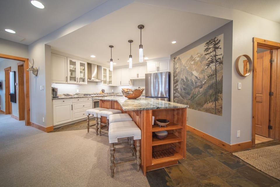 Updated kitchen in 2022!