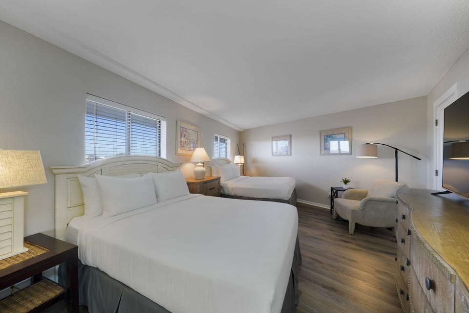 Double Queen guest room
