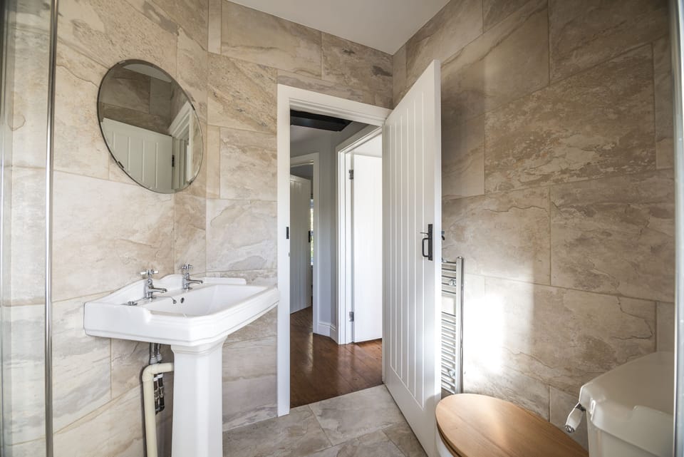 Barn Conversion - Hot Tub - Penally House in Saint Florence