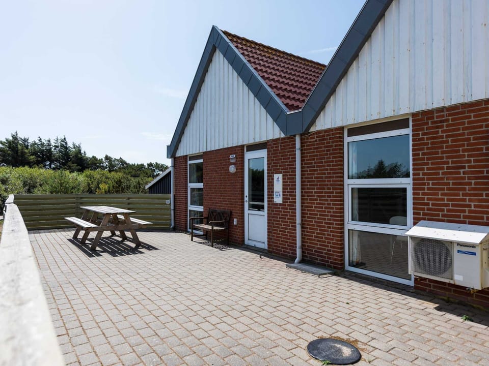 House | Outdoor dining