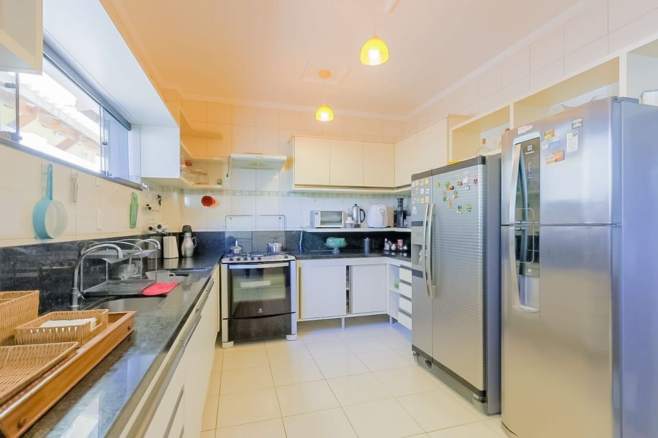 Chalet | Private kitchen | Fridge, microwave, stovetop, blender