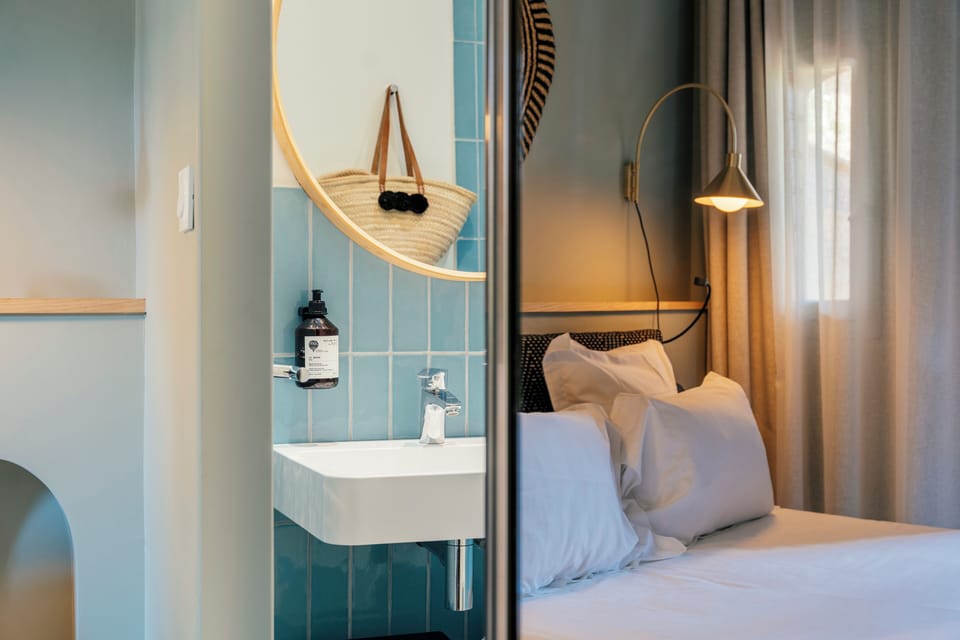 Comfort Double Room | In-room safe, desk, blackout drapes, soundproofing