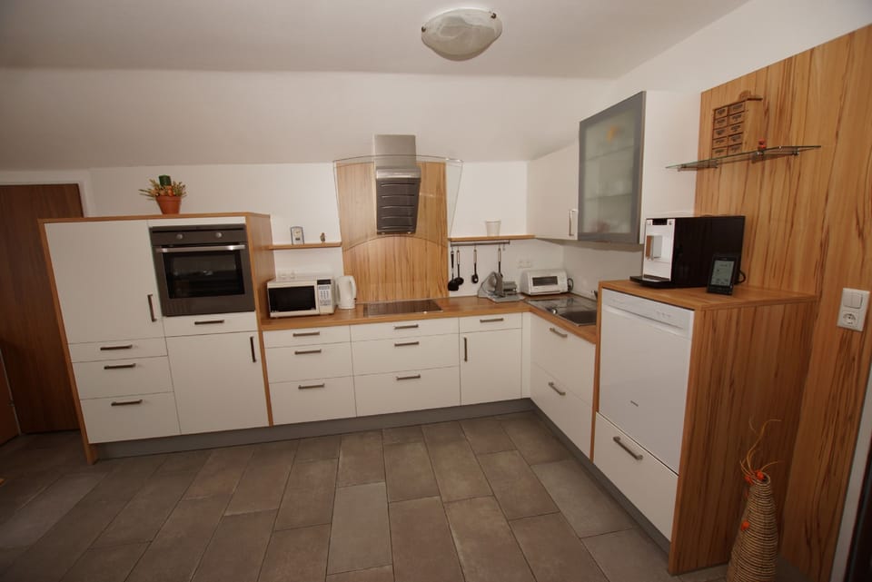 Apartment | Private kitchen | Fridge, microwave, oven, dishwasher