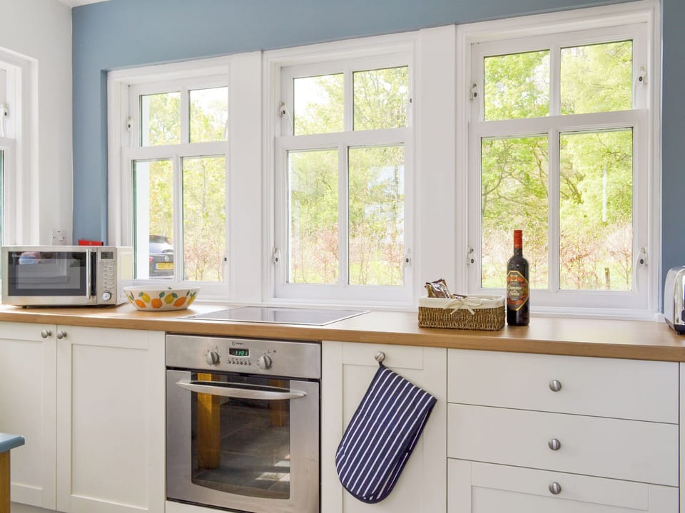 Kitchen | Eagles Gate Lodge, Banff