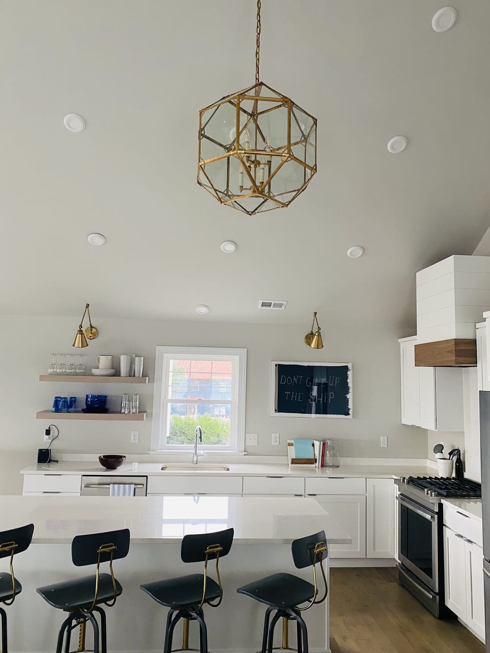 Roomy Kitchen with all new top of the line appliances
